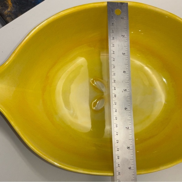 Vintage lemon shaped melamine serving bowl accent piece - Picture 7 of 8
